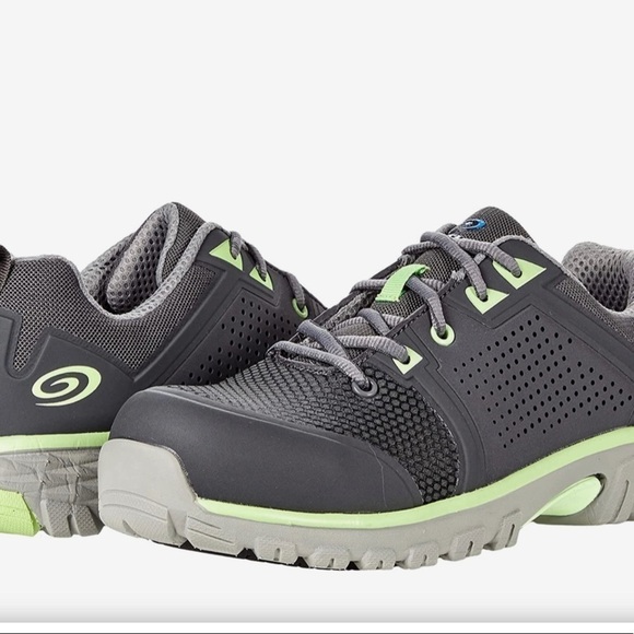Nautilus Shoes - Nautilus Safety Footwear Size 8.5 brand new